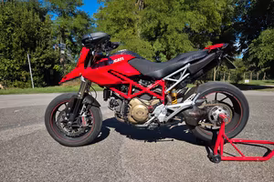 Ducati Hypermotard 1100s