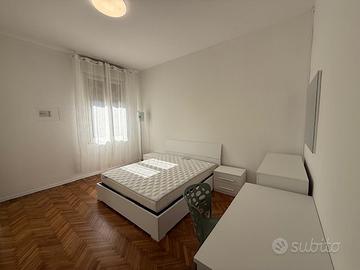 Ad.ze Centro Storico: camera arredata