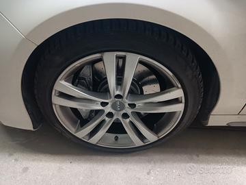 Cerchi completi di gomme Invernali 215 45 18