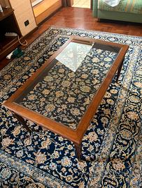 Tavolino di legno con ripiano in vetro