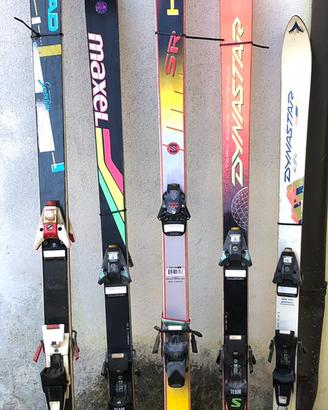 5 Coppie Sci +Attacchi + Bastoni+1 SALOMON Pilot P