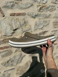 CROCS N.44