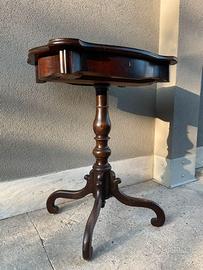 Tavolino d'epoca in legno