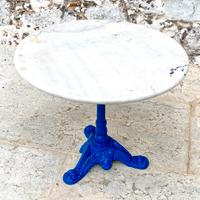 Tavolo in marmo  in stile bistrot.