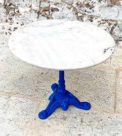 Tavolo in marmo  in stile bistrot.
