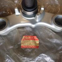 Suzuki GSX 750 1100 S Katana piastra sterzo, perno