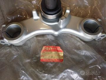 Suzuki GSX 750 1100 S Katana piastra sterzo, perno