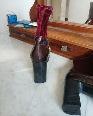 stivaletto in pelle e tessuto vellutato 