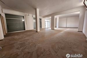 Locale commerciale 129mq