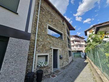 Casa indipendente di 141 m² con 4 locali a Cosio V