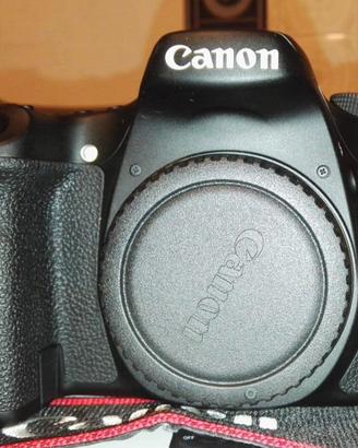 Canon 70d con 28/90 tutto pari al nuovo