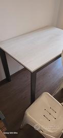 Tavolo Mondo convenienza con 3 sedie industrial.