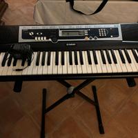 Tastiera Yamaha YPT-210 con accessori