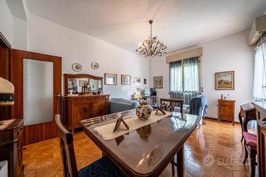 3 LOCALI A REGGIO NELL'EMILIA