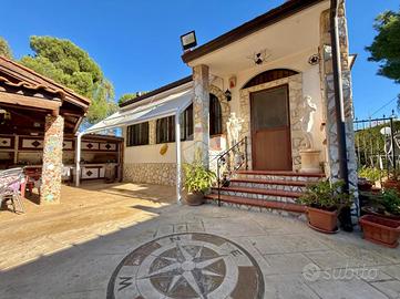 VILLA SINGOLA A CARINI