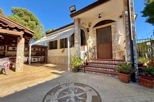 VILLA SINGOLA A CARINI