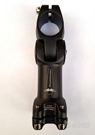 Attacco per manubrio regolabile MTB