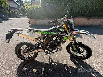 Moto motard rieju MRT50  anno 2017