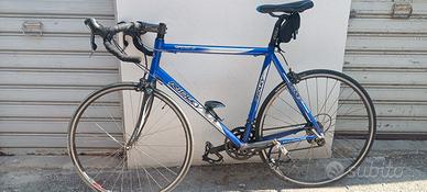 Bici da corsa Ridley. 