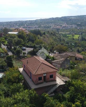 CASA DI CORTE A GIARRE