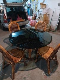 tavolo più sedie in bambù 