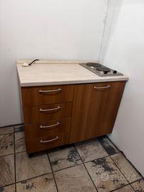 Mobile cucina compatto con piastre elettriche