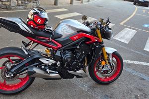 Triumph street triple rx 765