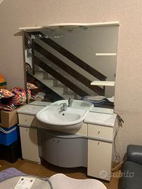 mobile bagno con specchiera