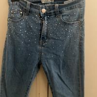Jeans con strass