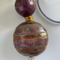Pendente  raku fatta a mano rosa e viola