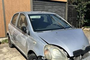 Toyota Yaris incidentata