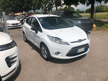Ford Fiesta 1.4 TDCi 70CV 5 porte Titanium