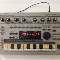 Roland MC-303 groovebox