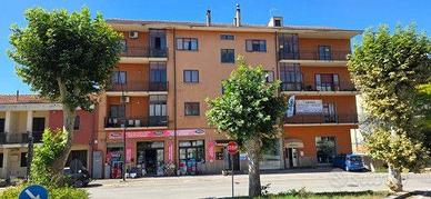 Appartamento di 158 m² con 5 locali e box auto a L