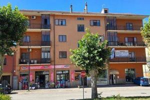 Appartamento di 158 m² con 5 locali e box auto a L