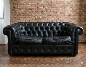 Divano Chesterfield a 2 posti in Pelle di Bufalo