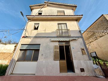 Casa indipendente a Grisì, Via Isabella Catalano