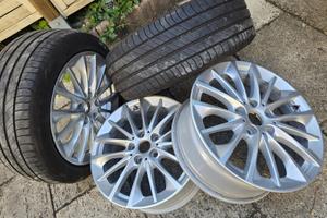 4 cerchi in lega 17", 2 gomme Michelin (225/45 R17