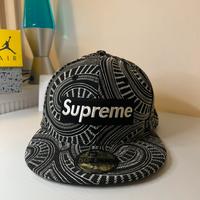 Cappellino Supreme x New Era 59FIFTY