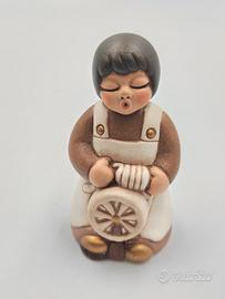 Presepe Thun donna con arcolaio