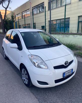 Toyota Yaris 1.4 D-4D DPF Anno 2010 TAGLIANDATA