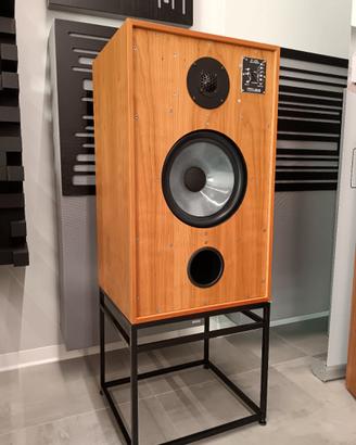 Graham Audio LS 5/8 cherry + stand  ex demo