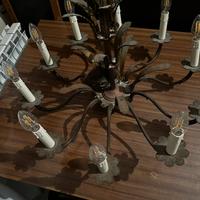 Lampadario in ferro battuto antico