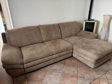 Quasi nuovo divano letto a 3 posti
