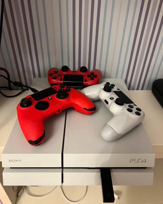 Ps4 con due joistic