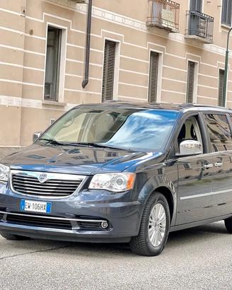 Lancia Voyager 2.8 Turbodiesel Platinum 177 CV