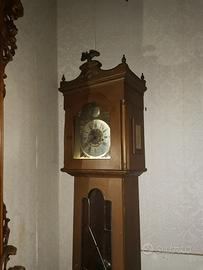 Orologio a pendolo a colonna - meccanismo Kienzle