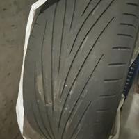 1 gomma usata 235/50/18 da tenere di scorta