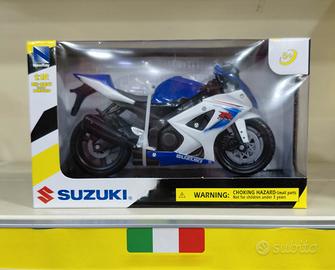 Moto Suzuki GSX-R1000 Die-Cast 1:12 New Ray 