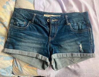 Short jeans